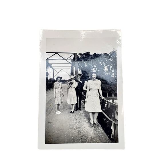 Vtg Friends Posing Together on Bridge Original Monochrome Photo Found Snapshot - Picture 1 of 4